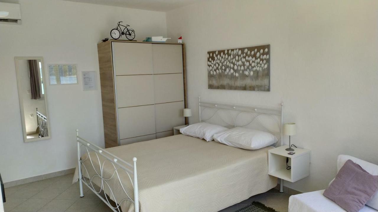 Studio Apartment Luce Маріна Екстер'єр фото