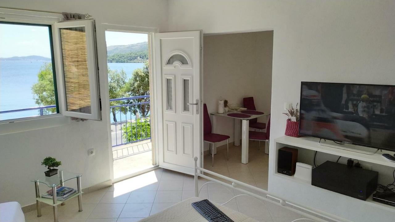 Studio Apartment Luce Маріна Екстер'єр фото