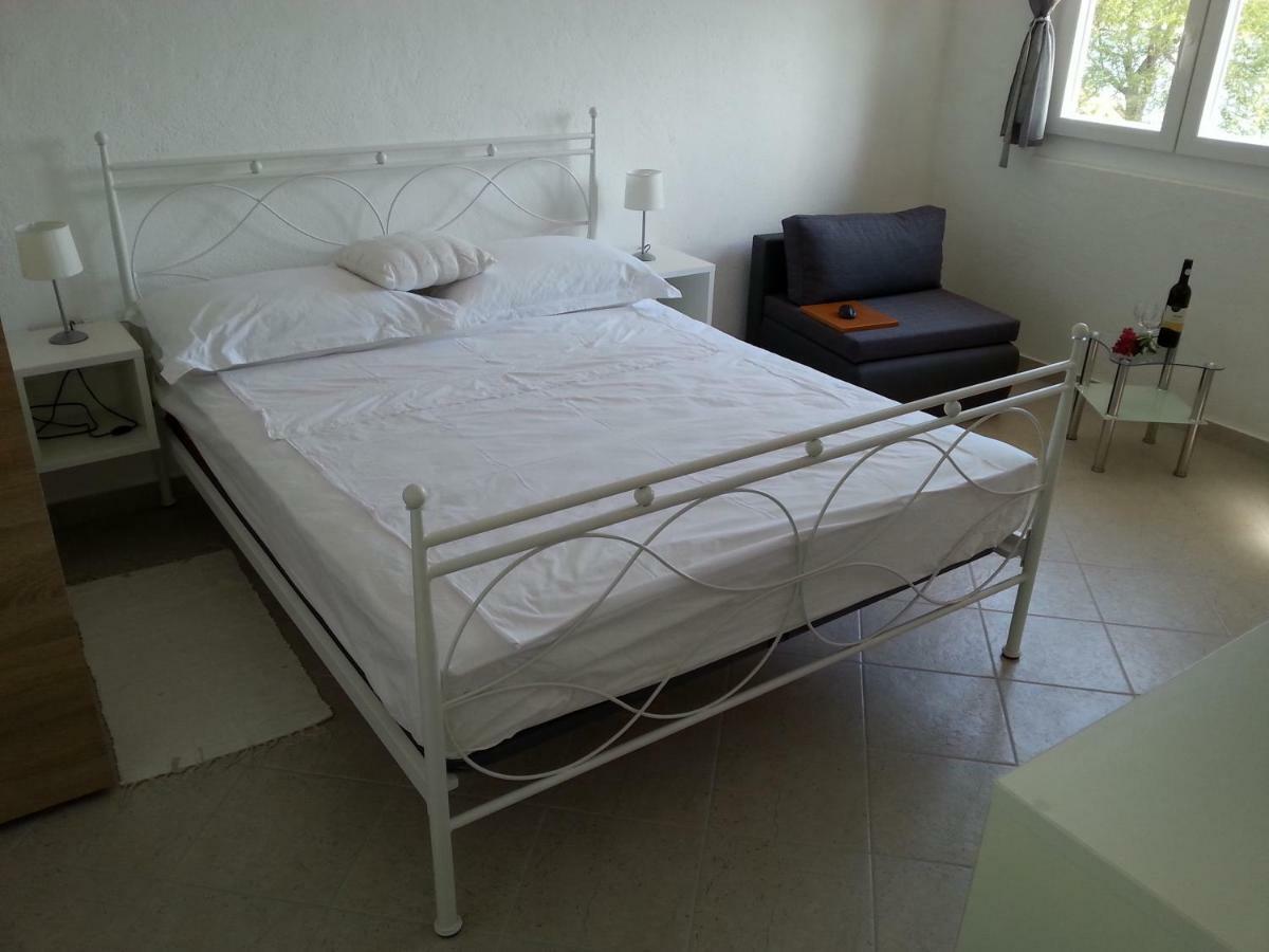 Studio Apartment Luce Маріна Екстер'єр фото