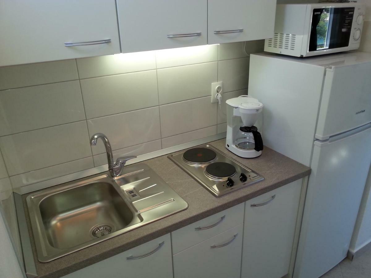 Studio Apartment Luce Маріна Екстер'єр фото