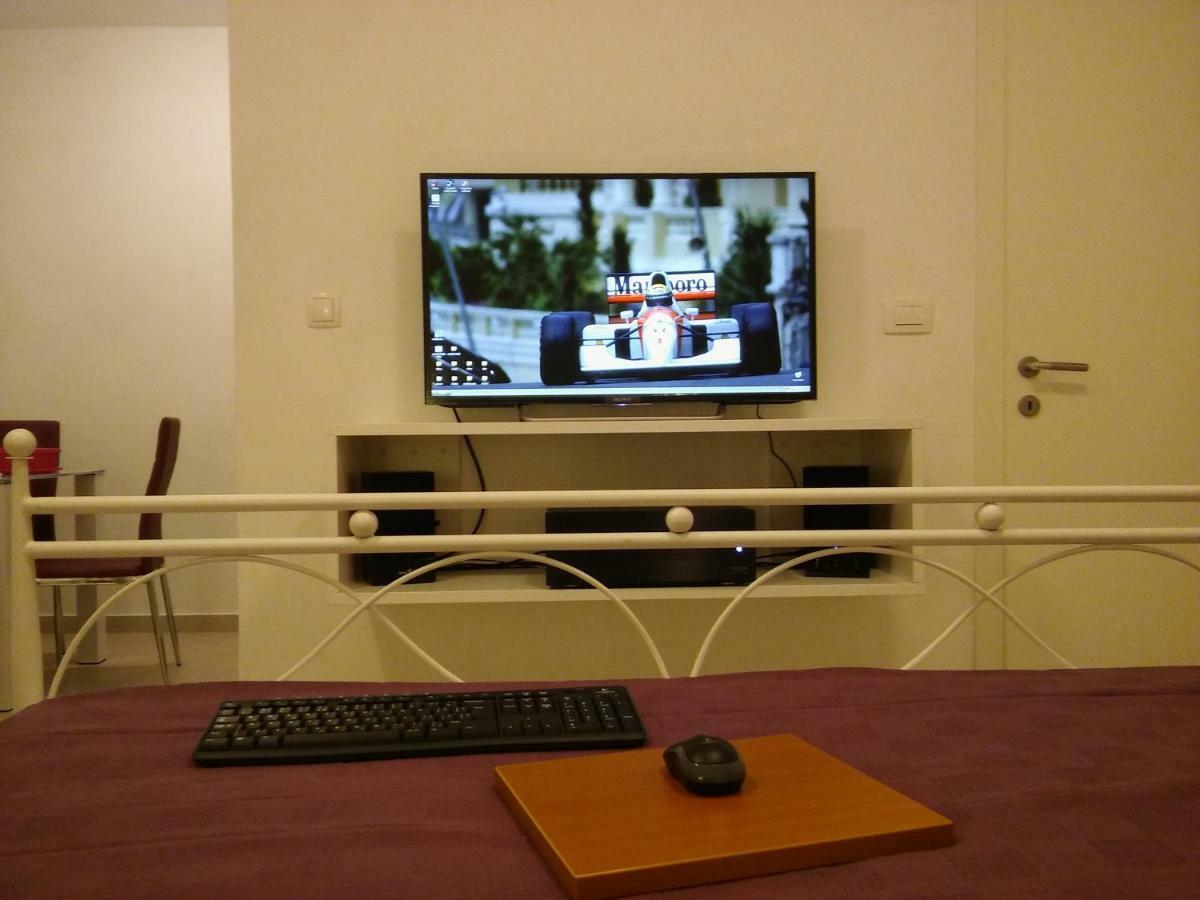 Studio Apartment Luce Маріна Екстер'єр фото