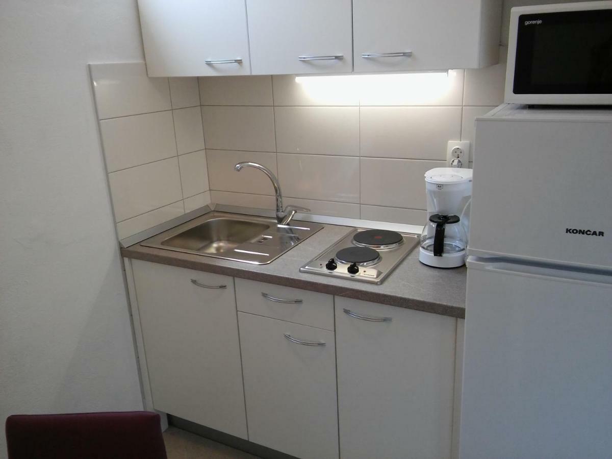 Studio Apartment Luce Маріна Екстер'єр фото